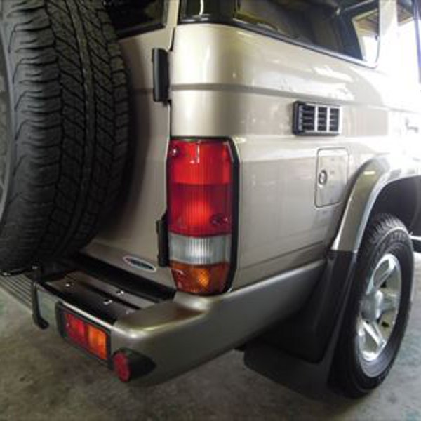 楽天市場】トヨタ純正3色テールランプ・ランドクルーザー70系（再販車