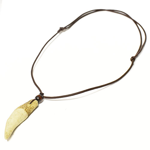 楽天市場】【一点物】アイヌ エゾ（蝦夷）鹿角 牙型 彫刻 ネックレス