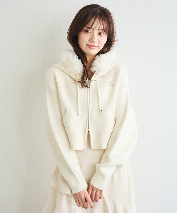 き*る様 新品 LILLIAN CARAT フェイクファービッグカラーケープコー