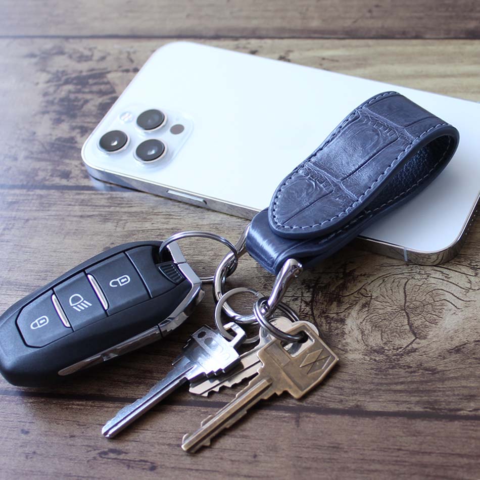 楽天市場】キーホルダー ベルトループ クロコダイル革 / レザー