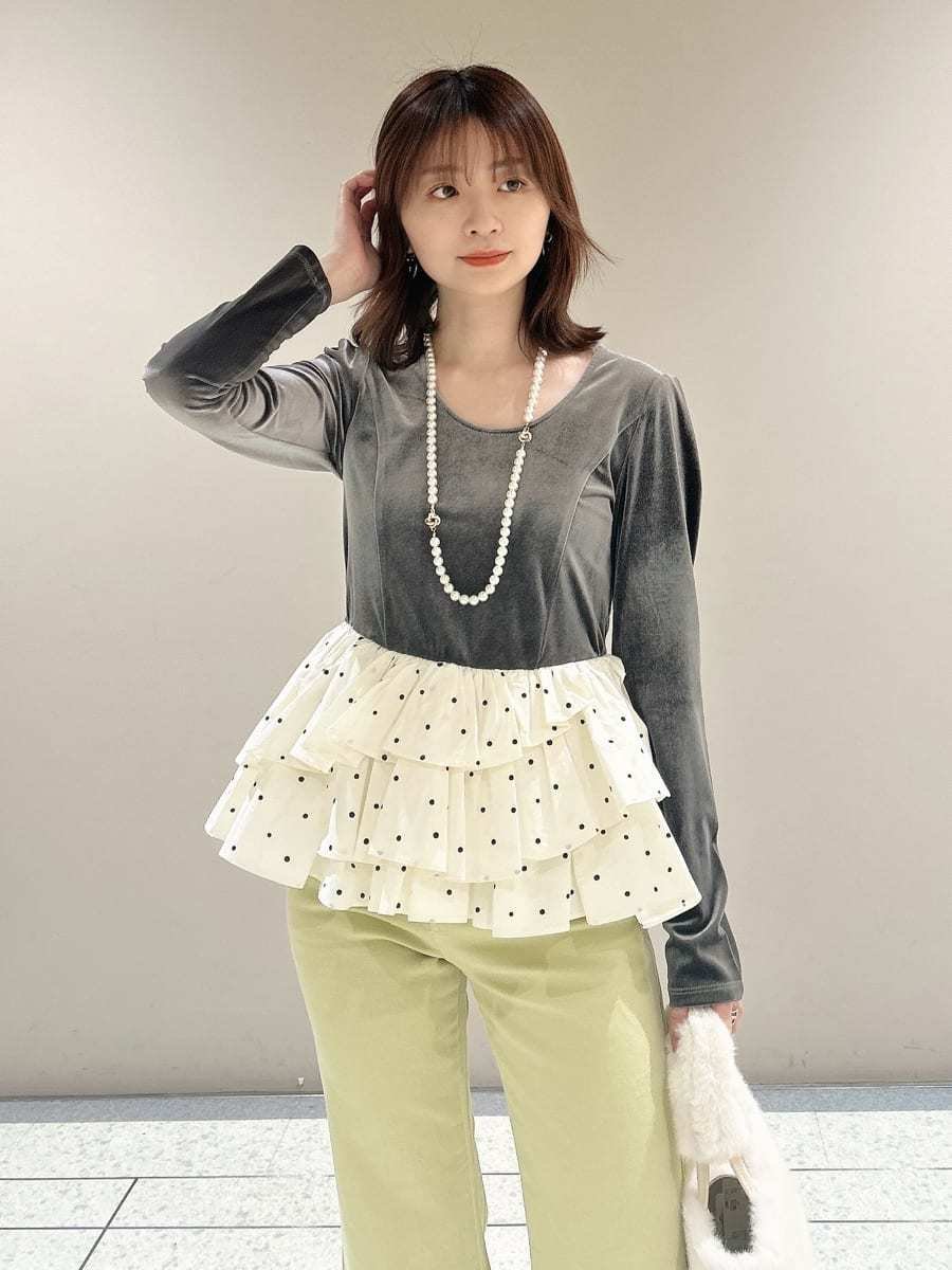 LILY BROWN｜ベロアペプラムフリルトップス | Rakuten Fashion(楽天