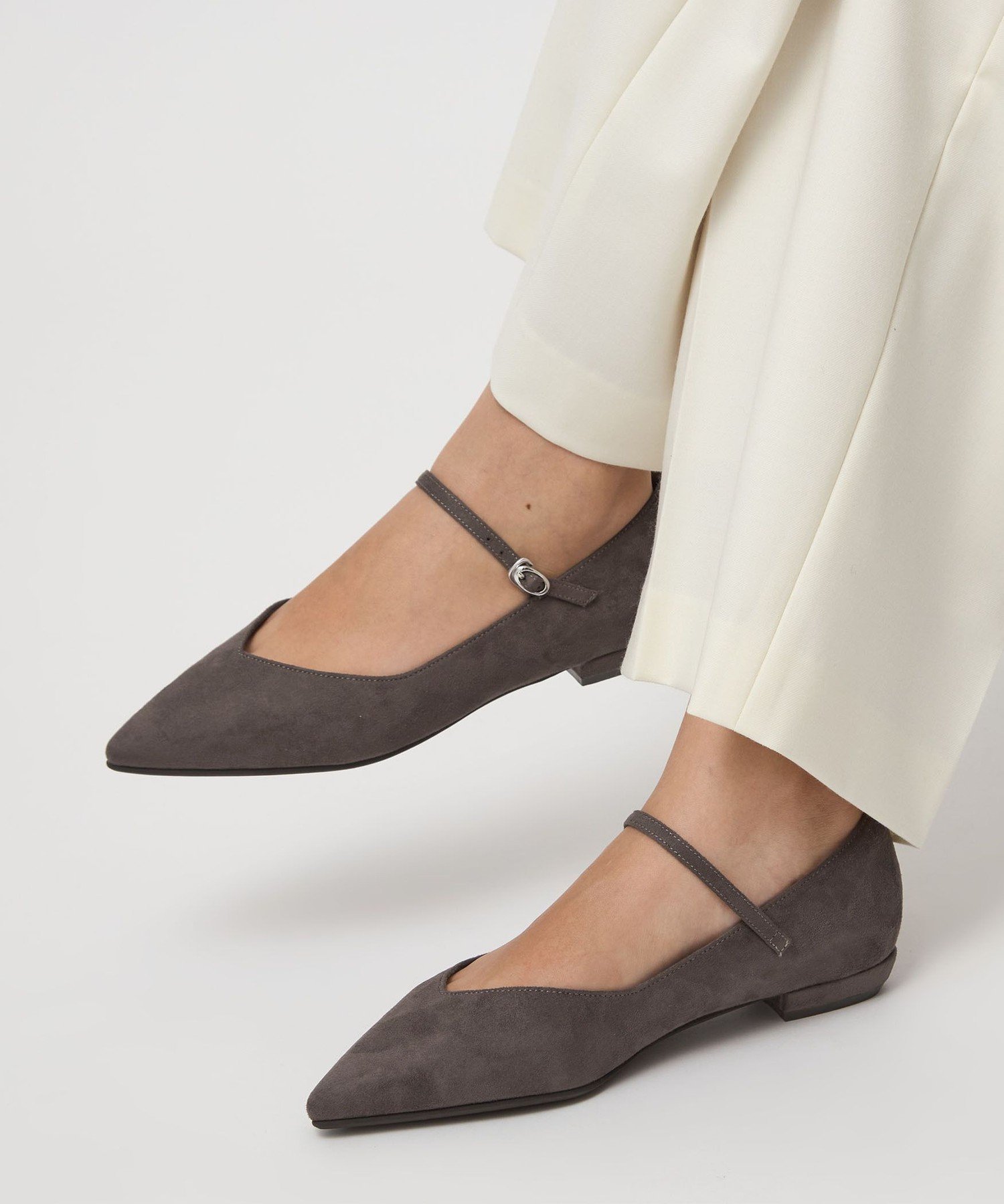 CAPRICIEUX LE'MAGE｜【話題の人気シューズが再登場!】ドットフラット