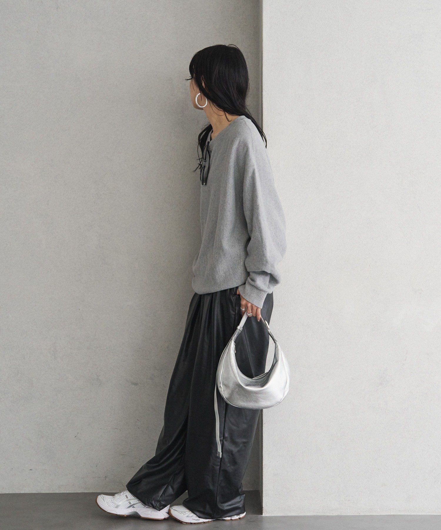 russet｜ソフトレザーラウンドショルダーバッグ[silver] | Rakuten