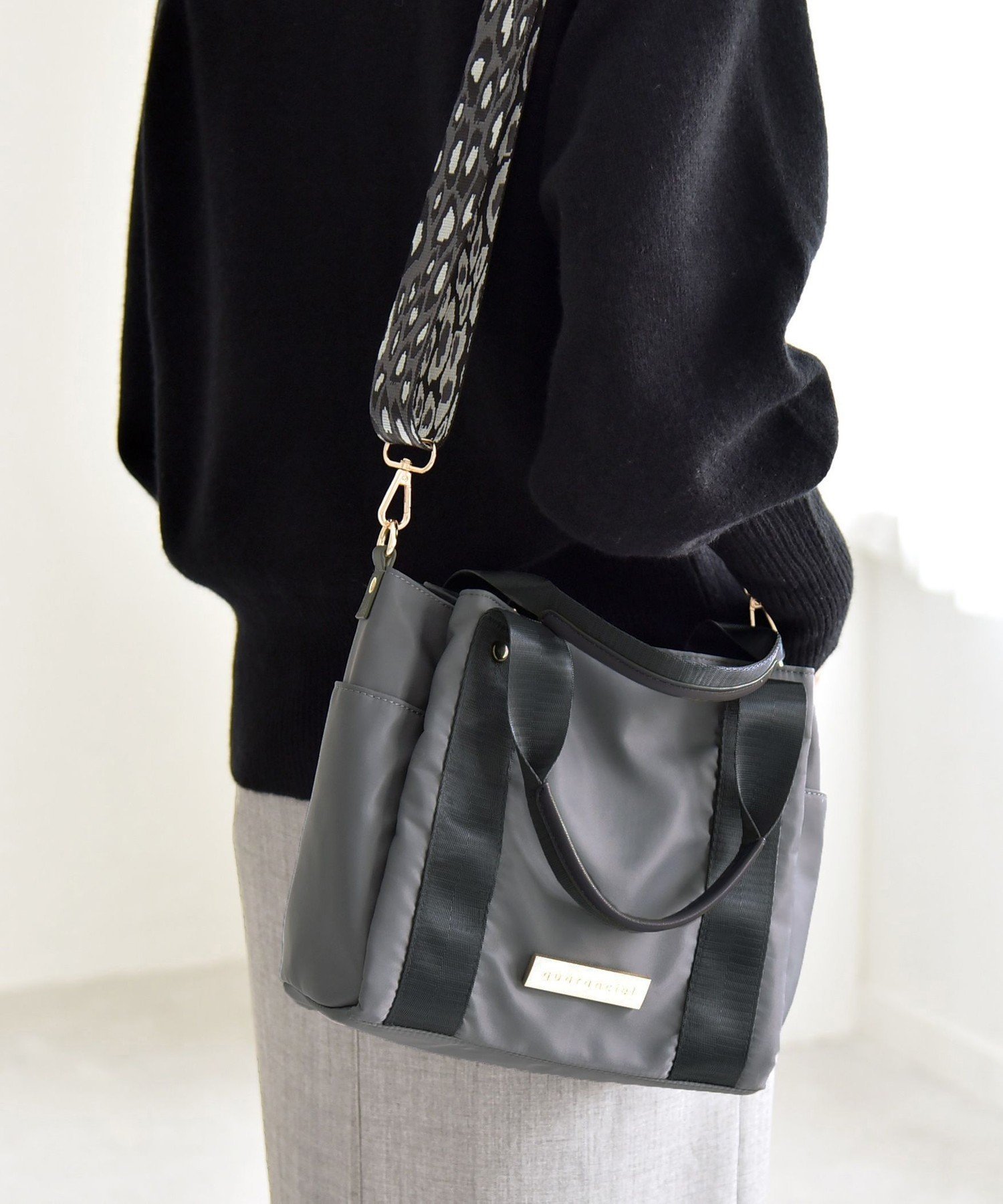 SHIPS｜quaranciel: 2way 8ポケット ライン ショルダー バッグ