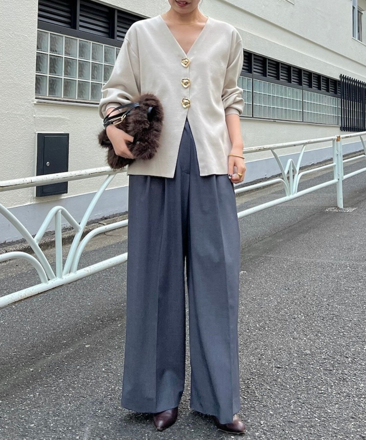 GALLARDAGALANTE｜ビジューVネックカーディガン | Rakuten Fashion