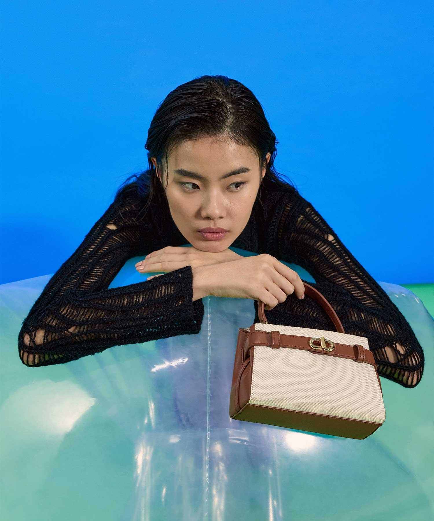 CHARLES & KEITH｜Aubrielle オブリエル キャンバスツートーントップ