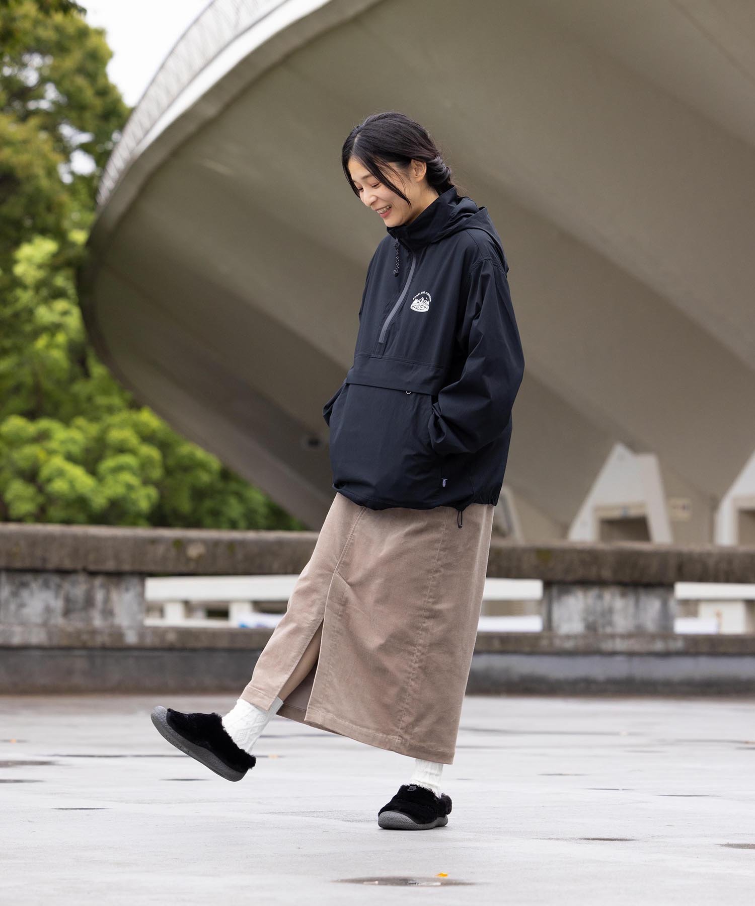 KEEN｜WOMEN HOWSER III SLIDE レディース ハウザー スリー スライド