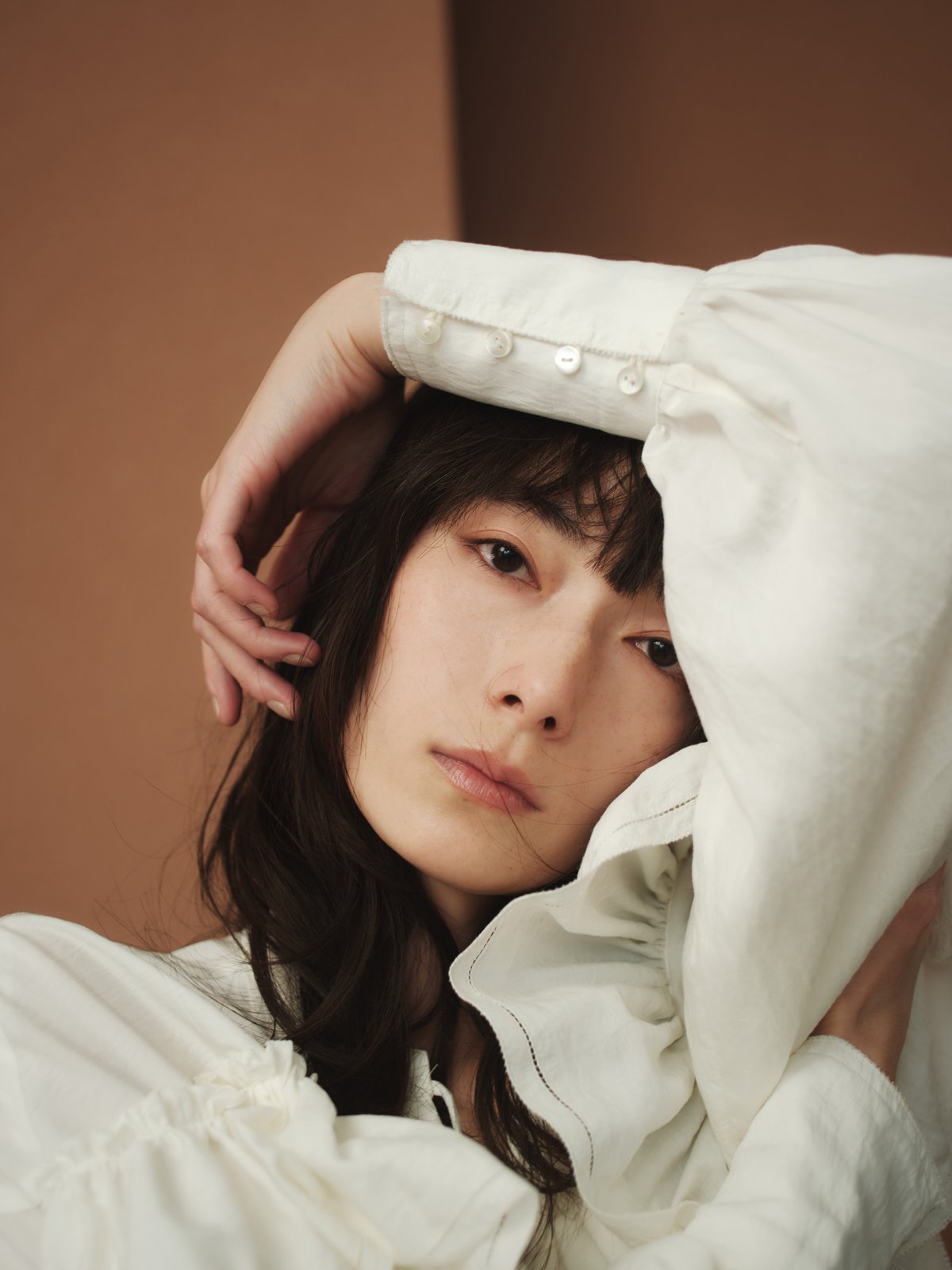 anuans｜リンクルラッフルブラウス | Rakuten Fashion(楽天