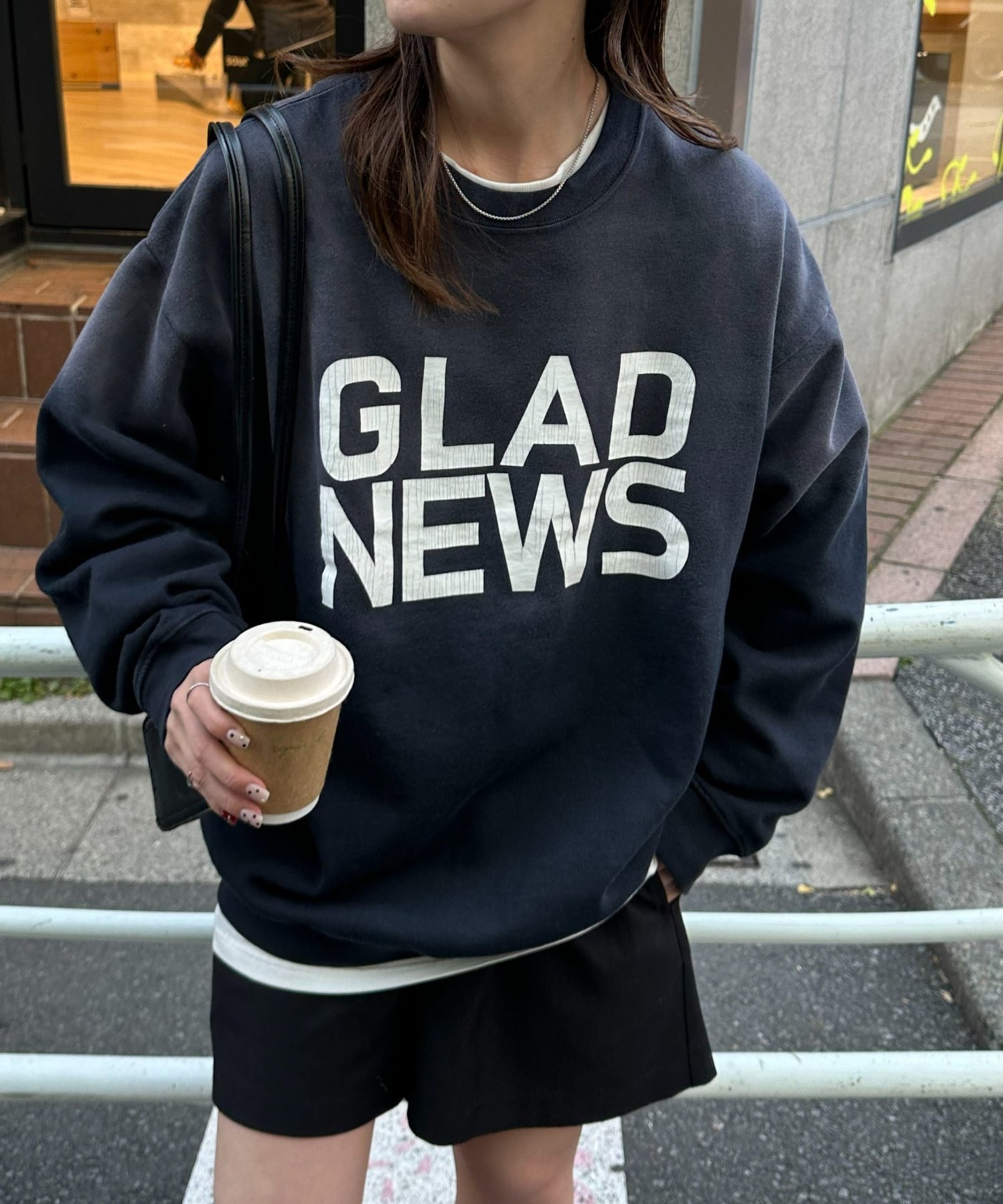 Discoat｜【ユニセックス】サンフェード加工ヒビワレロゴスウェット