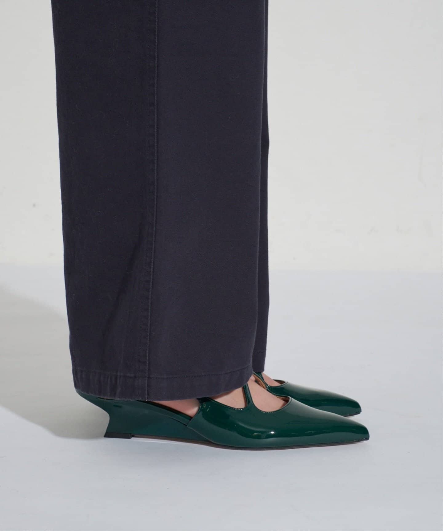 LE TALON｜GRISE4cmポインテッドクロスストラップスリングバック