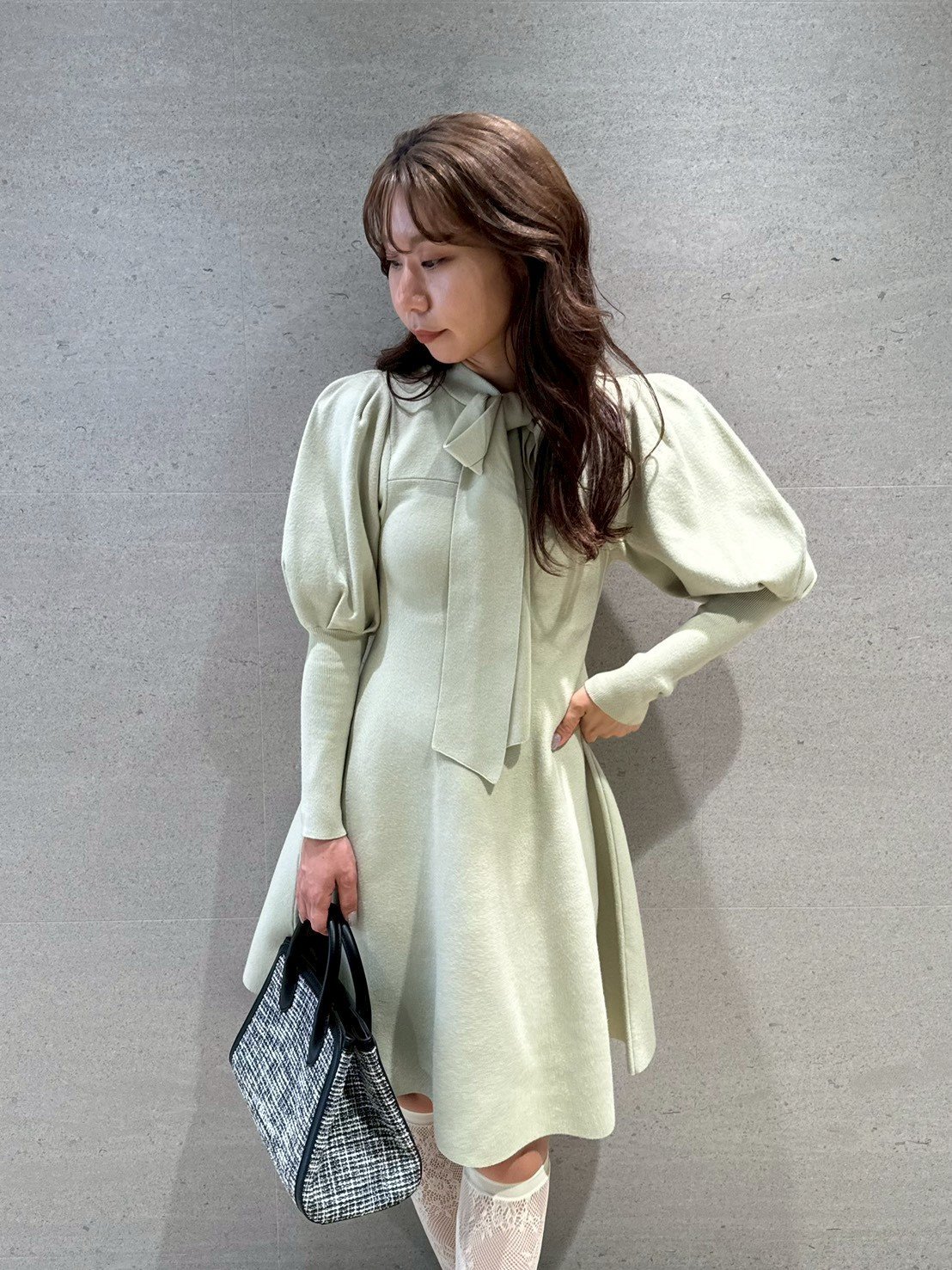 LILY BROWN｜ボウタイリボンニットワンピース | Rakuten Fashion(楽天