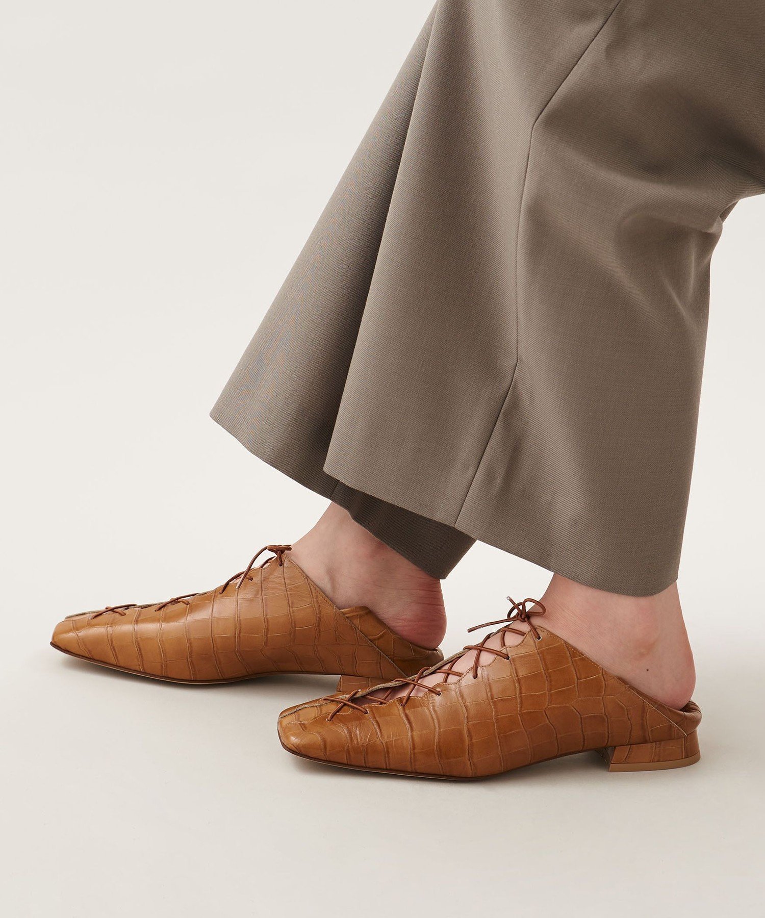 UNITED ARROWS LTD. OUTLET｜ウェーブカットレースアップ フラット20