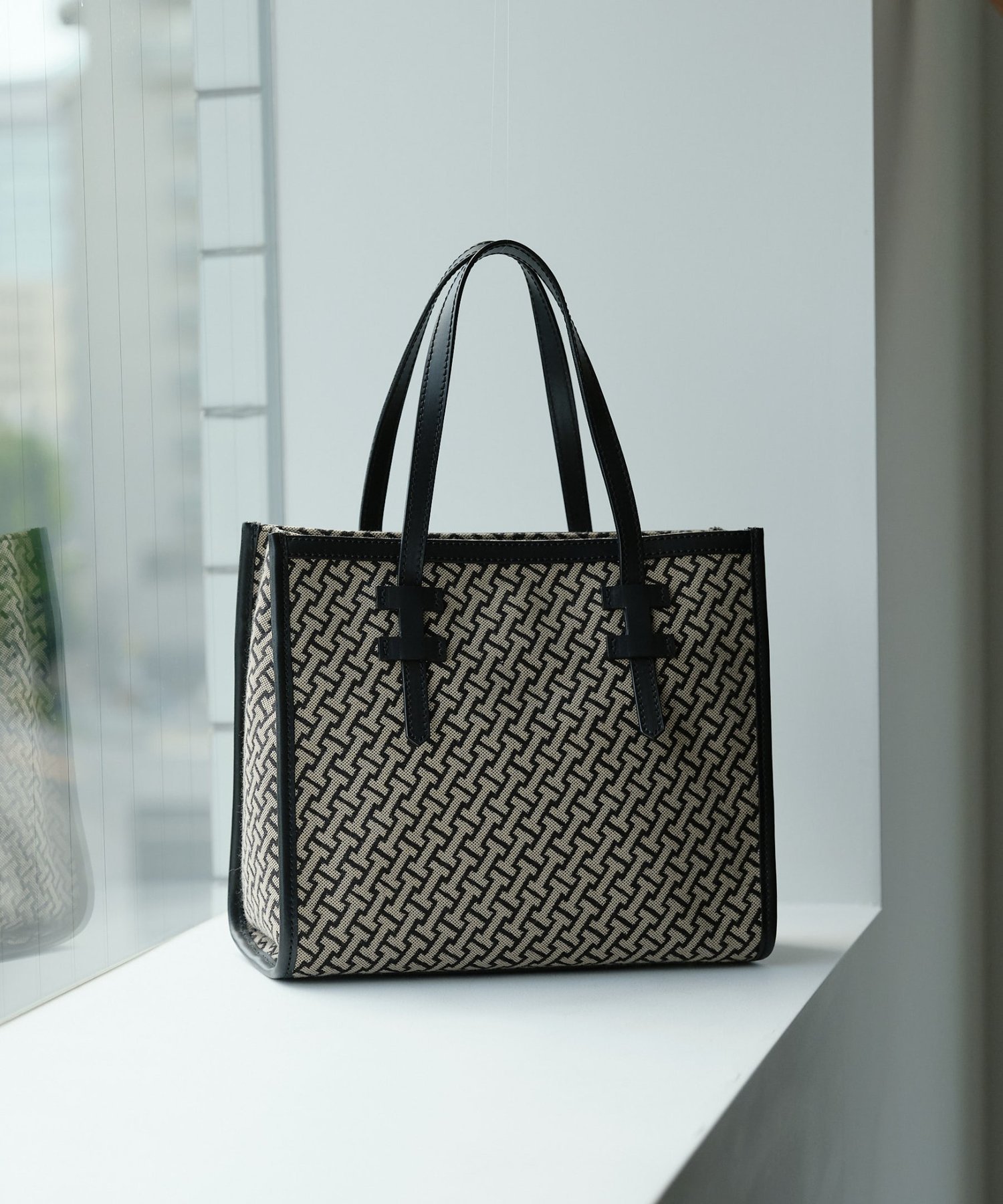 IACUCCI｜モノグランマ S JACQUARD/RUGA | Rakuten Fashion(楽天