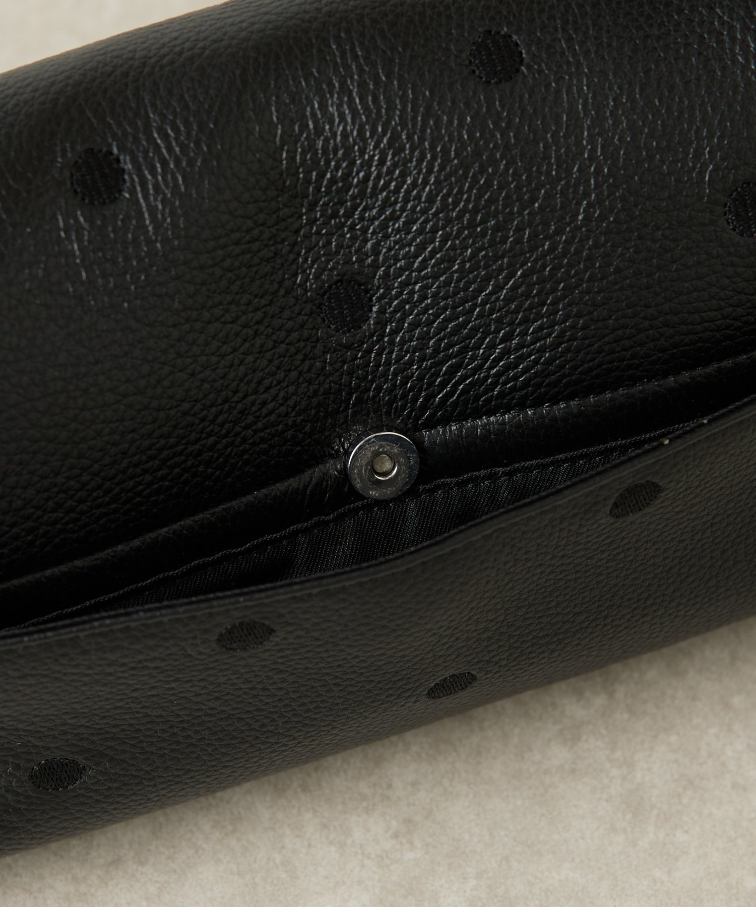 BEARDSLEY｜《本革》ドットボディバッグ | Rakuten Fashion(楽天