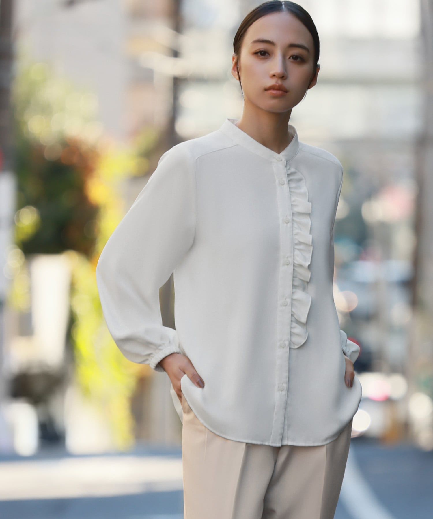 RIVER FIELD & Co.｜ミニフリルスタンドカラーブラウス オフィス