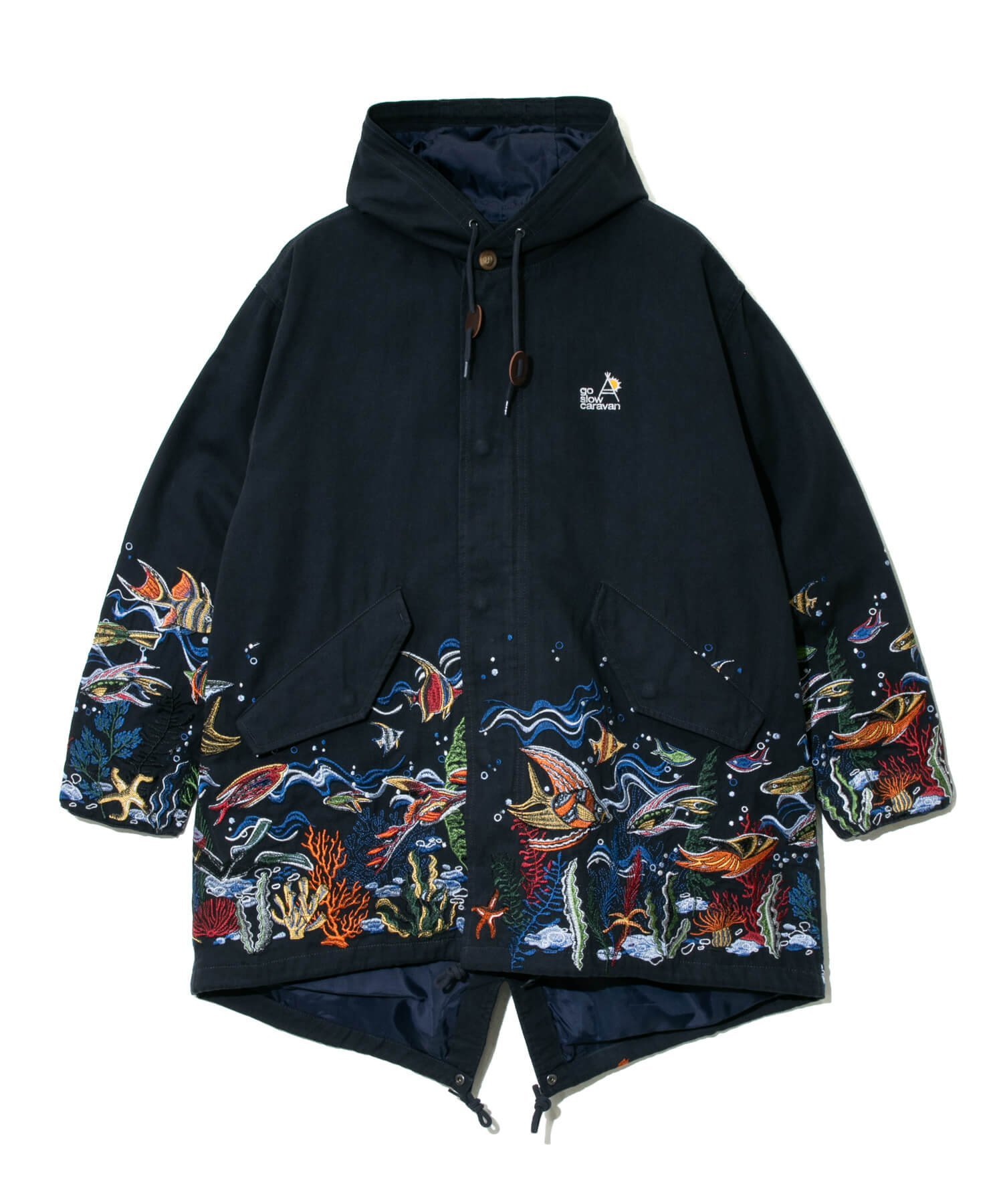 go slow caravan｜ライトキャンバスパネル刺繍モッズコート (MENS