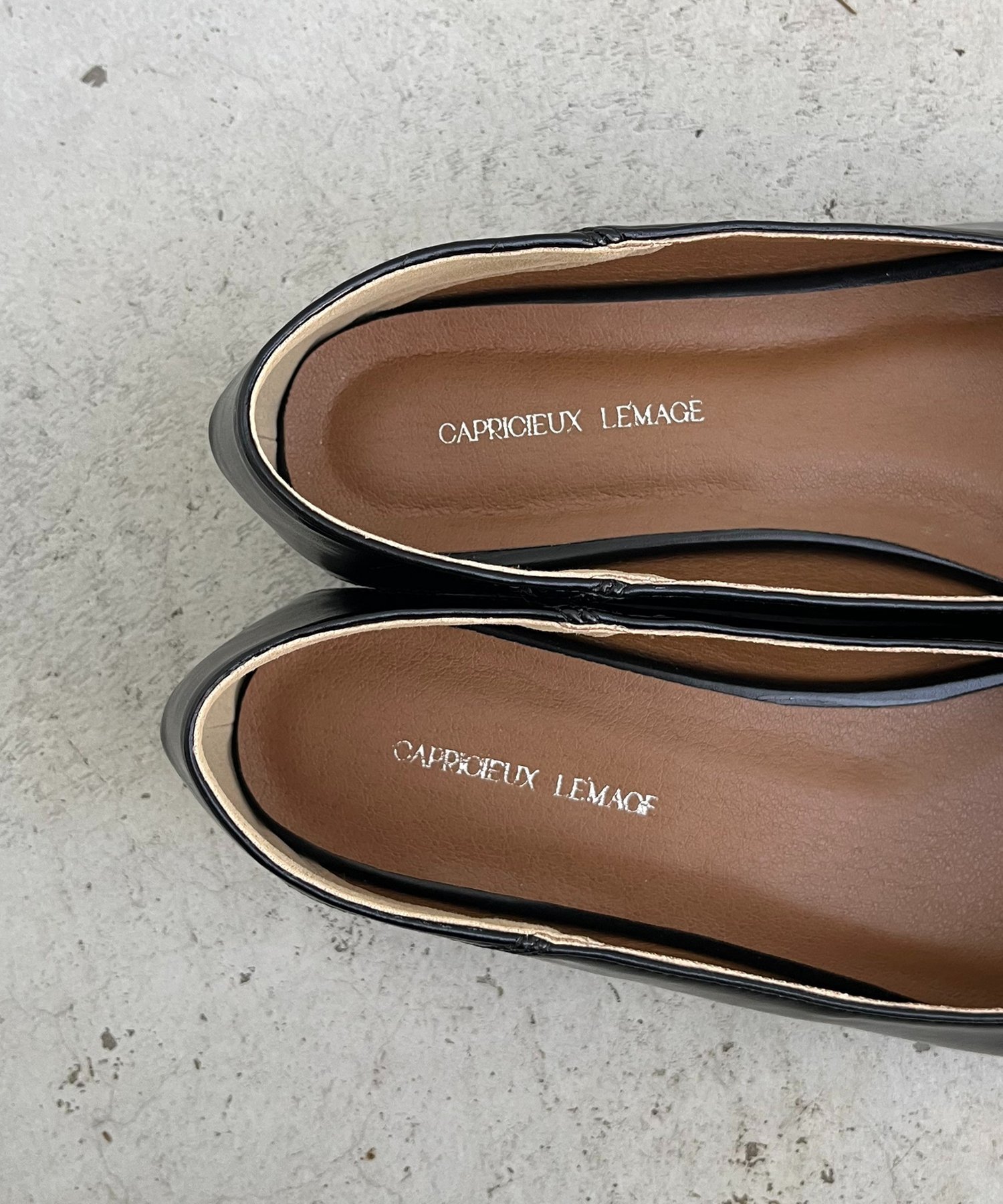 CAPRICIEUX LE'MAGE｜【大人の定番パンプス】スクエアステッチフラット