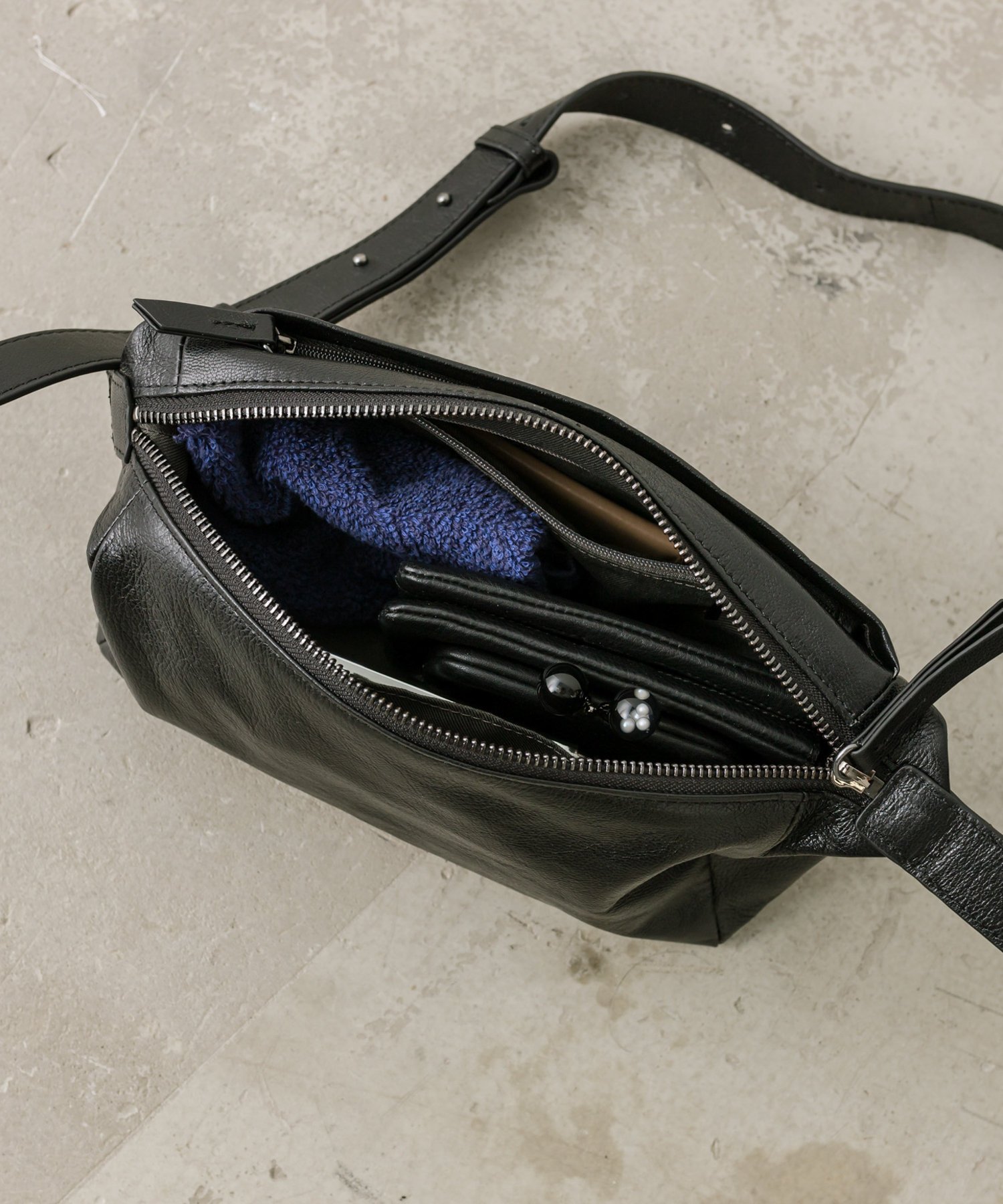 新品ear PAPILLONNERボックスミニショルダーバッグ ブラック 【公式通販】