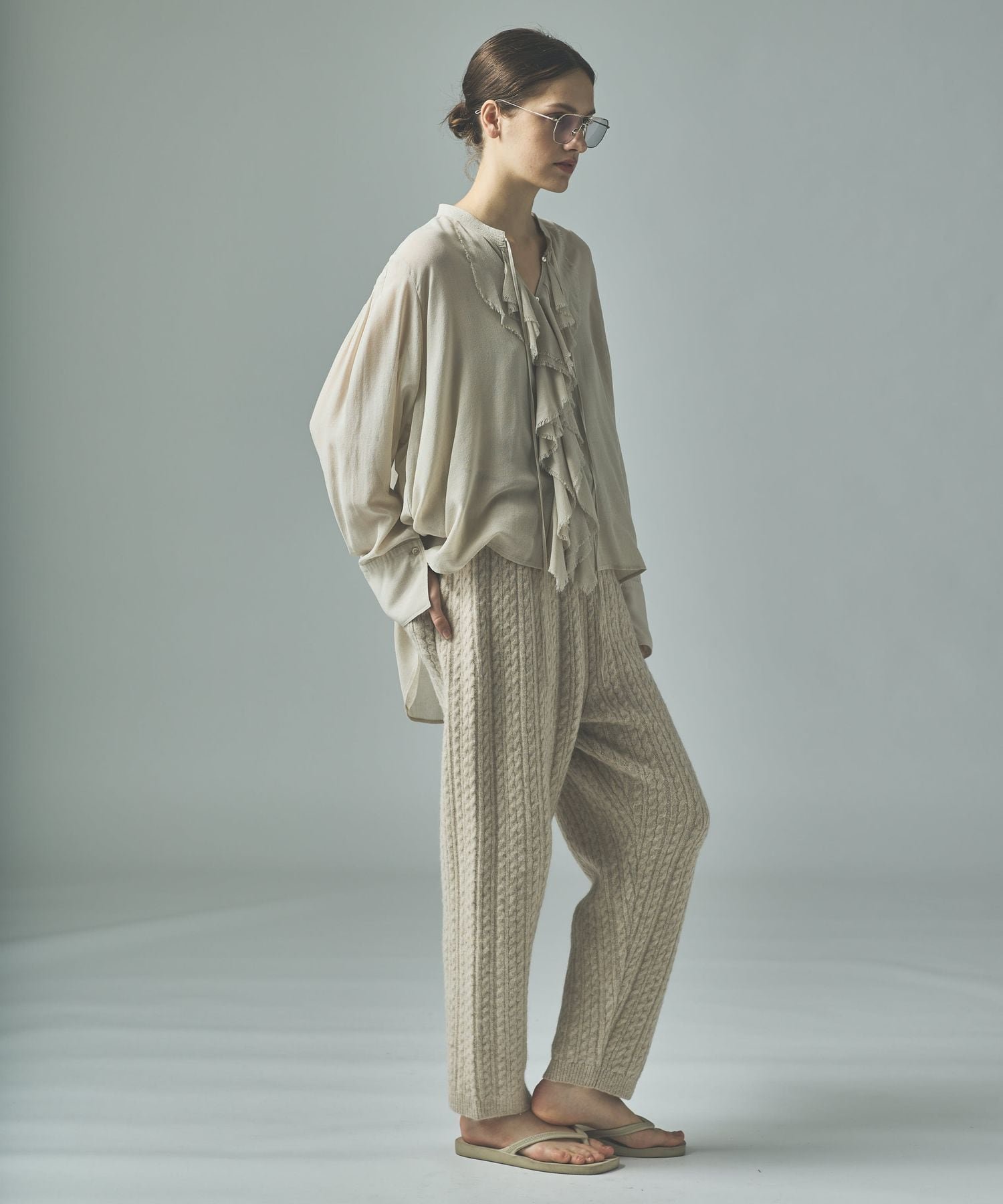 美品 カレンソロジー ウールミックスボイルフリルブラウス オフ