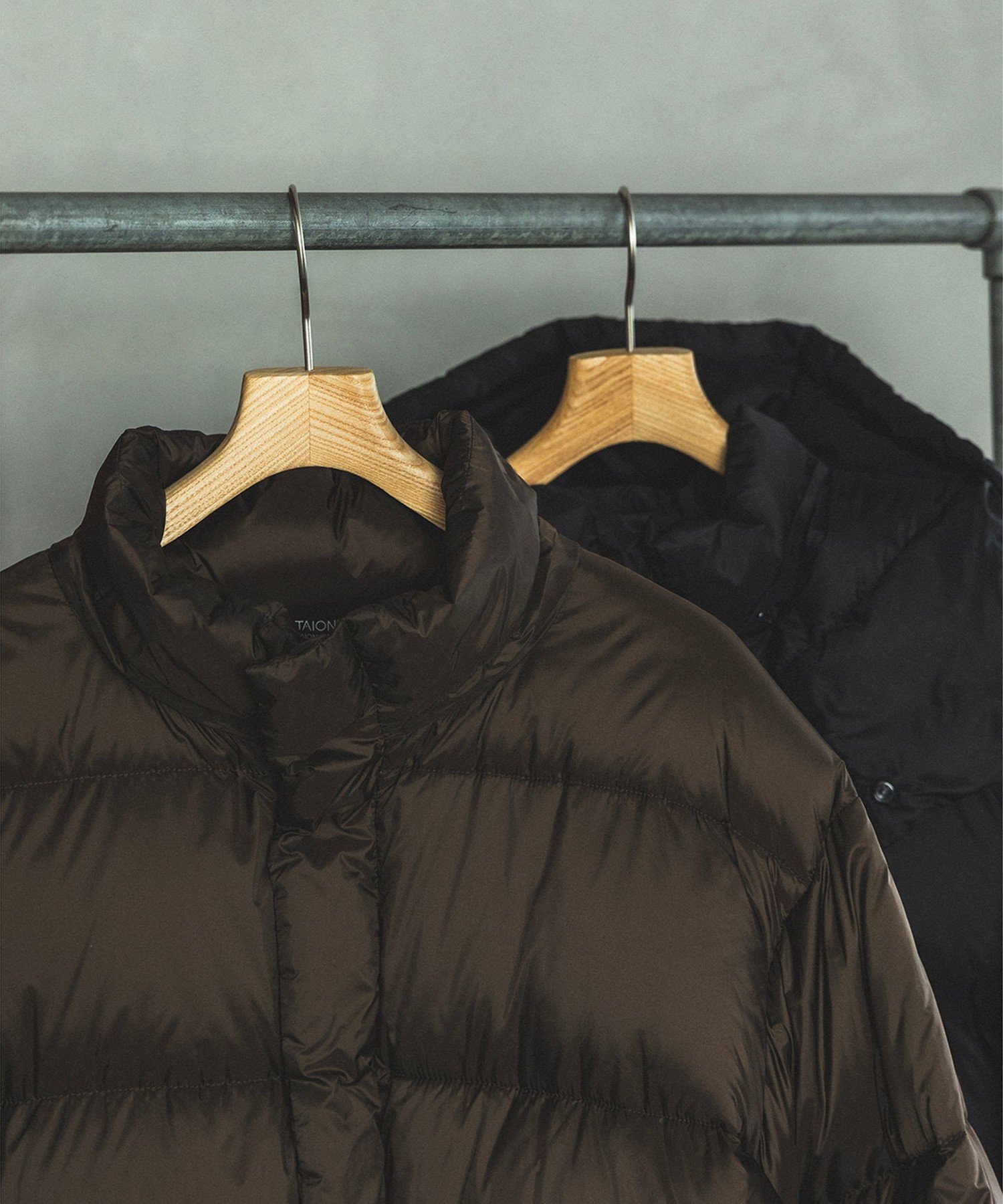 B:MING LIFE STORE by BEAMS｜【別注】TAION / ダウン フーディー