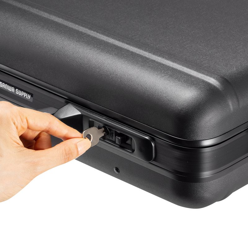 楽天市場】ハードケース 軽量 バック 17型ワイド ABS樹脂製 耐衝撃 鍵