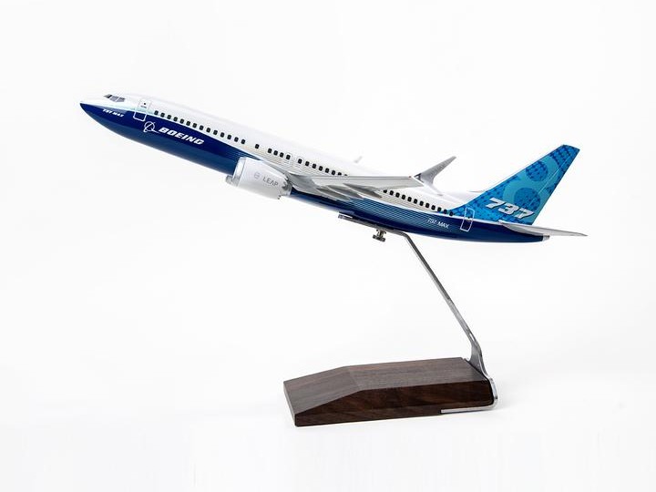 楽天市場】ボーイング 737-8 MAX Resin 1:100 Model ダイキャスト