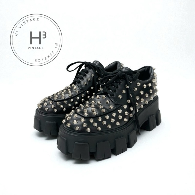 楽天市場】プラダ モノリス ブラッシュドレザー ローファーの通販