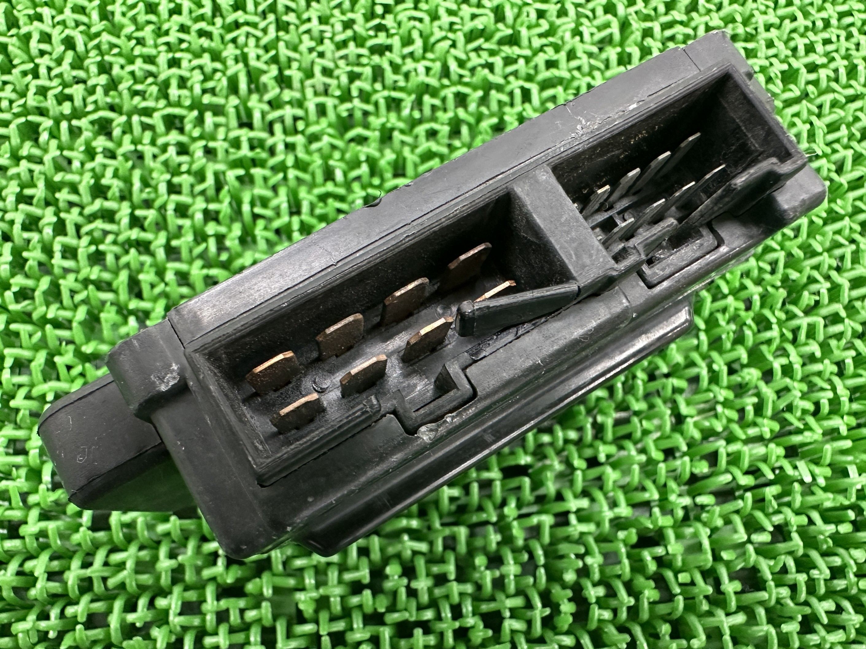 楽天市場】ZZ-R1100 ヒューズボックス カワサキ 純正 バイク 部品