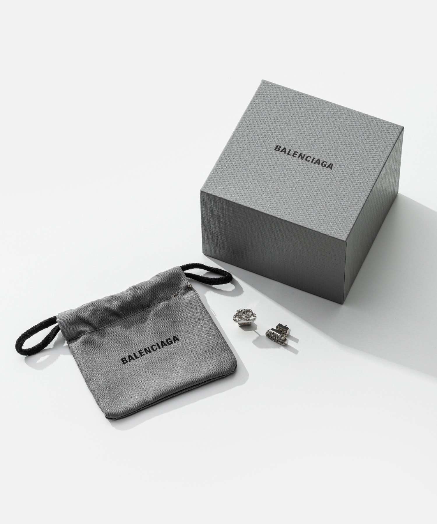 楽天市場】バレンシアガ BALENCIAGA BB XS Stud ピアス 624203 TZ05S