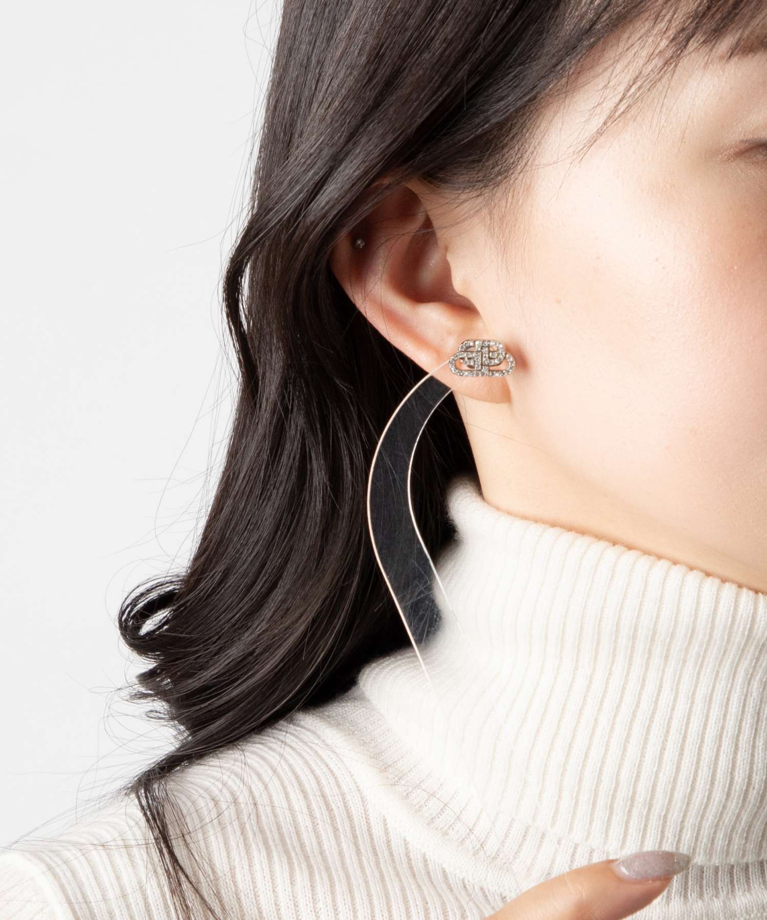 楽天市場】バレンシアガ BALENCIAGA BB XS Stud ピアス 624203 TZ05S