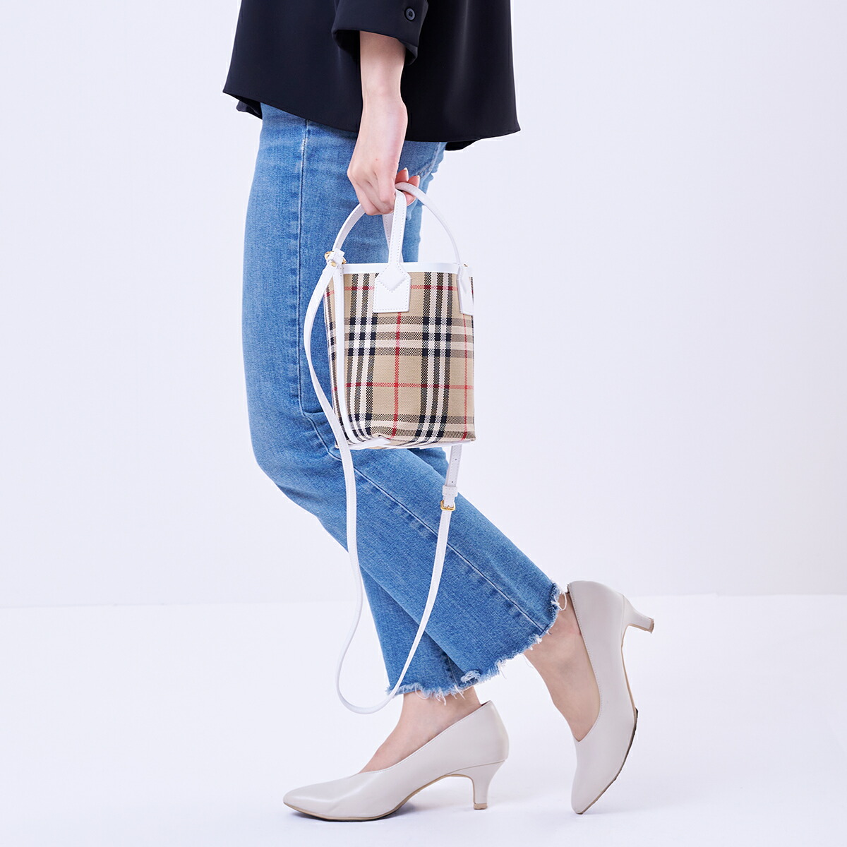 楽天市場】BURBERRY バーバリー バッグ ハンドバッグ 8072348