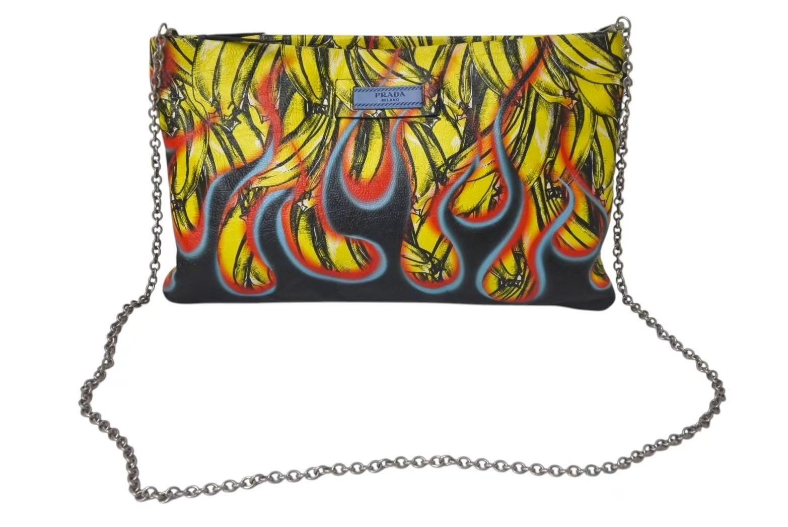 楽天市場】極美品 PRADA プラダ クラッチバッグ ファイヤーパターン