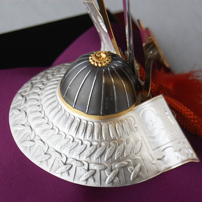 楽天市場】純銀 兜 4号(剣付) 五月人形 銀細工 関工芸 武比古