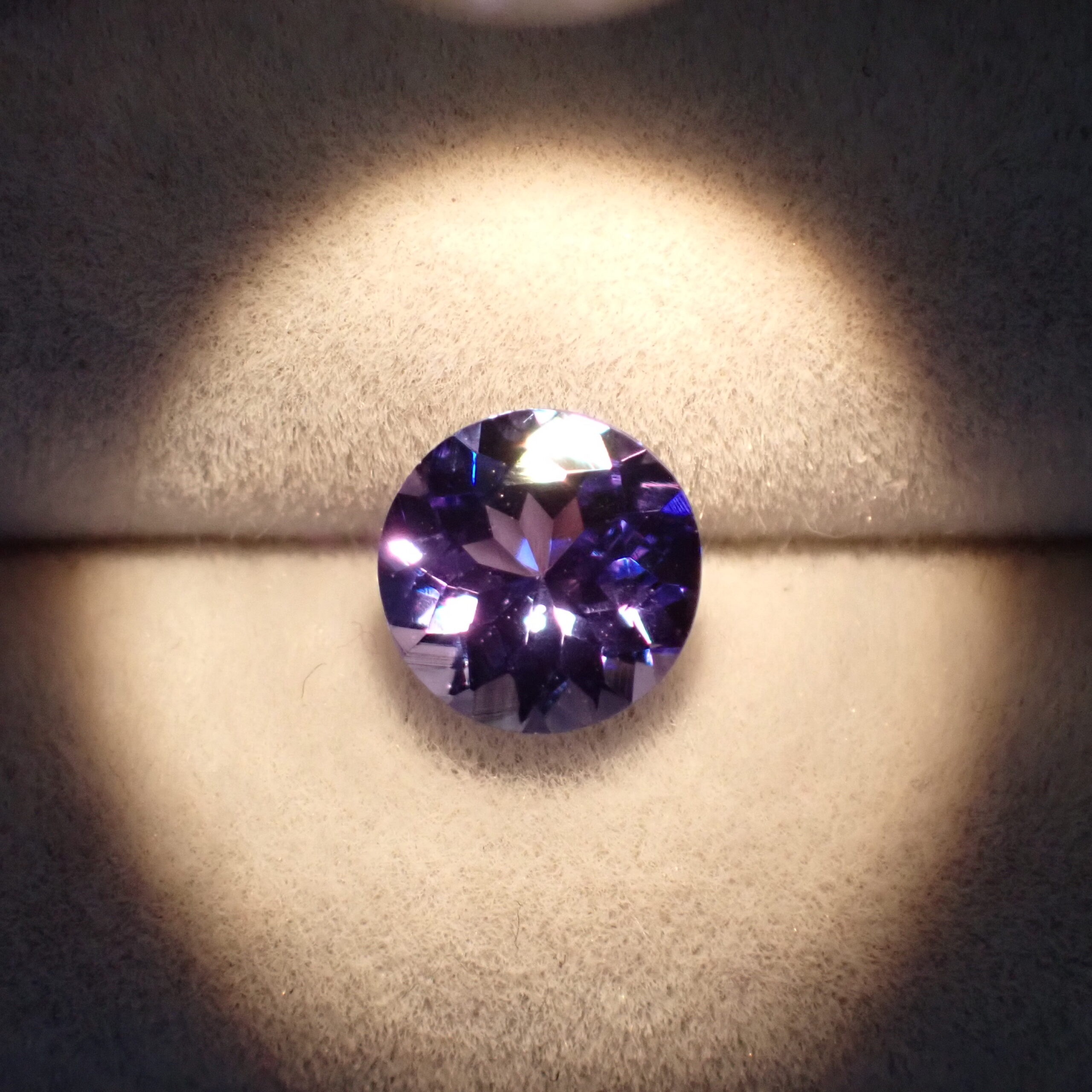 ほぼトップカラー☆美しいタンザナイト 0.749ct | 宝石つむり