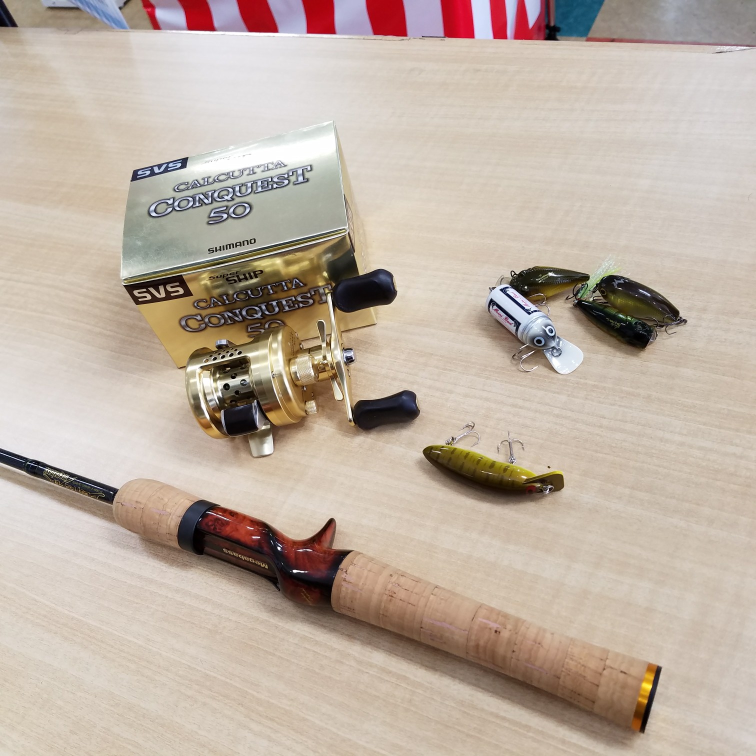 シマノの01カルカッタコンクエスト、メガバス デストロイヤーエリーゼ