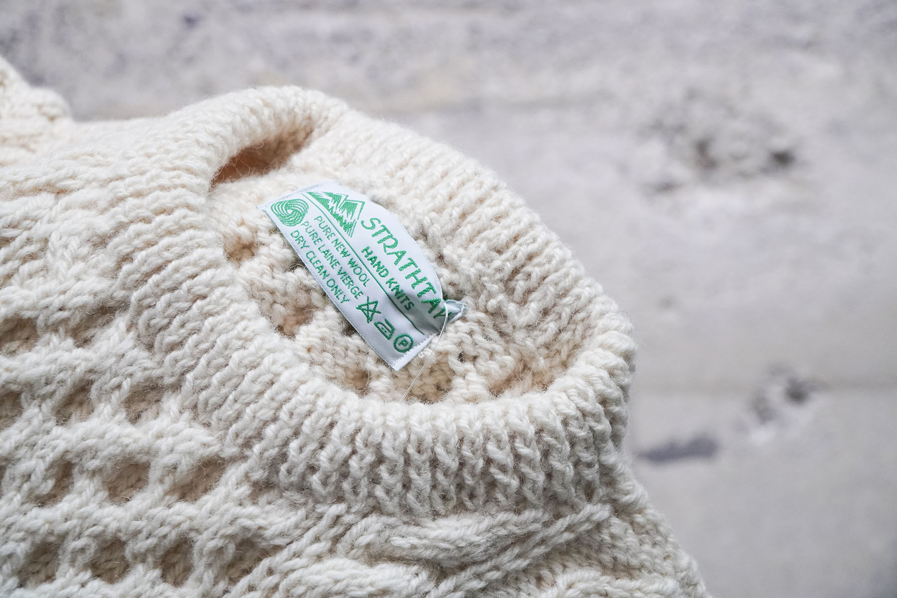 McQueen sweater [STRATHTAY by INVERALLAN ]