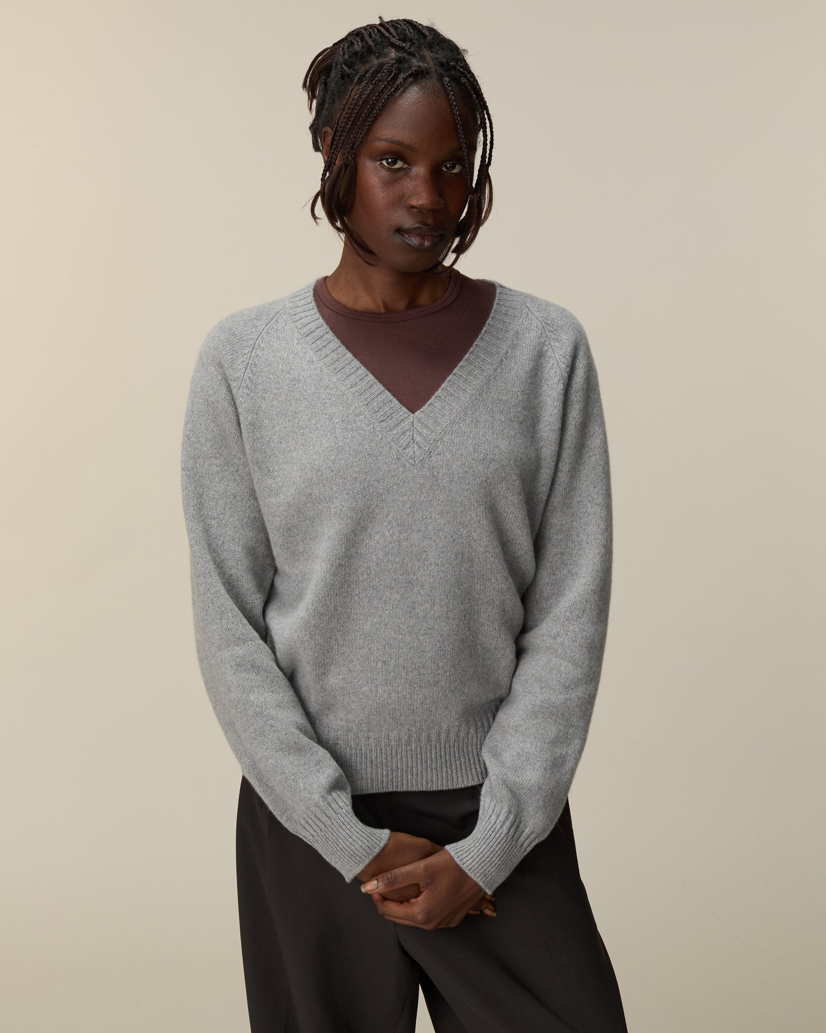 Cashmere v-neck sweater collection for women | Tricot