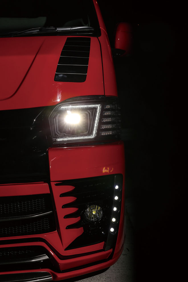 光のスペシャリスト『コプラスジャパン』ハイエースのLED化におススメ