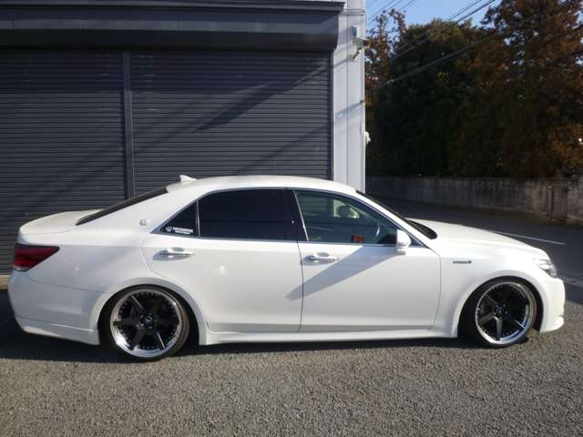 タナベの車高調で大人カスタム！クラウンアスリートハイブリッドS