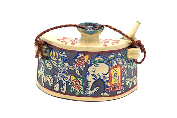 島袋 信子 | 壺屋陶器事業協同組合