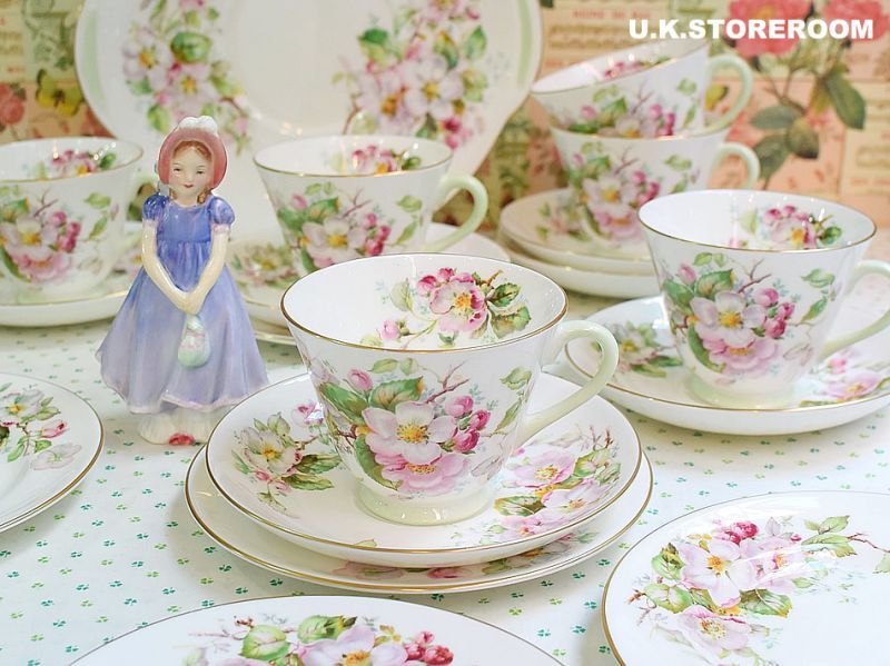 UKストアルームOB383 Royal Doulton ロイヤルドルトン アップル