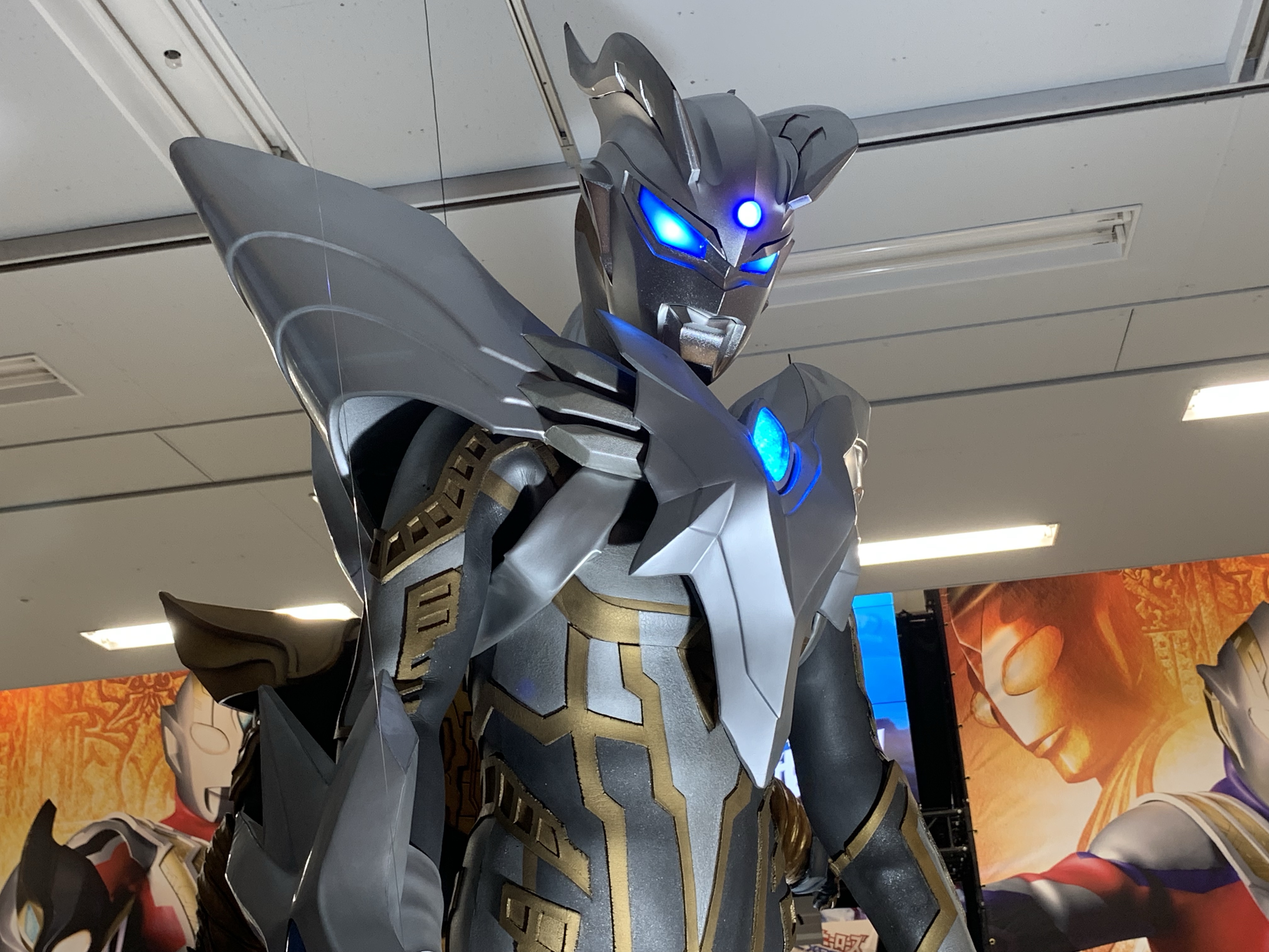 簡易レビュー】S.H.Figuarts ウルティメイトシャイニングウルトラマン