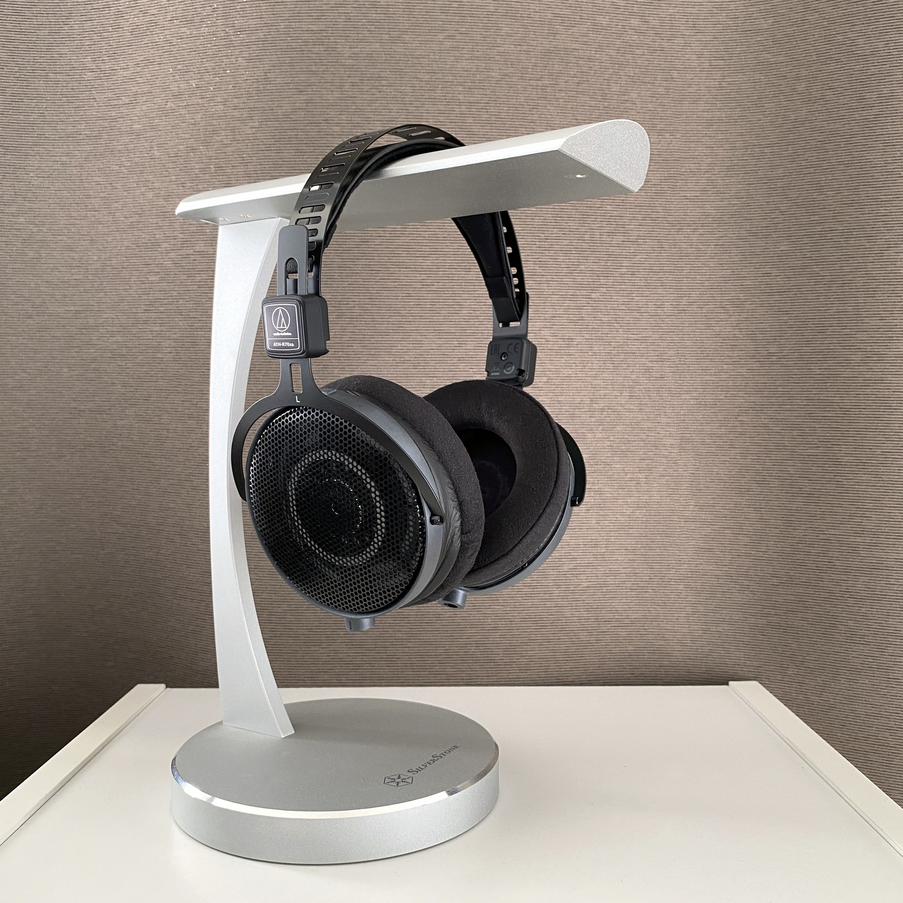 Review of Audio Technica ATH-R70xa: a new take on neutrality
