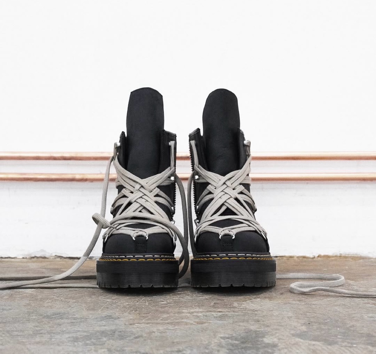 Dr.Martens x Rick Owens 25FW コラボブーツが国内10月16日／10月17日