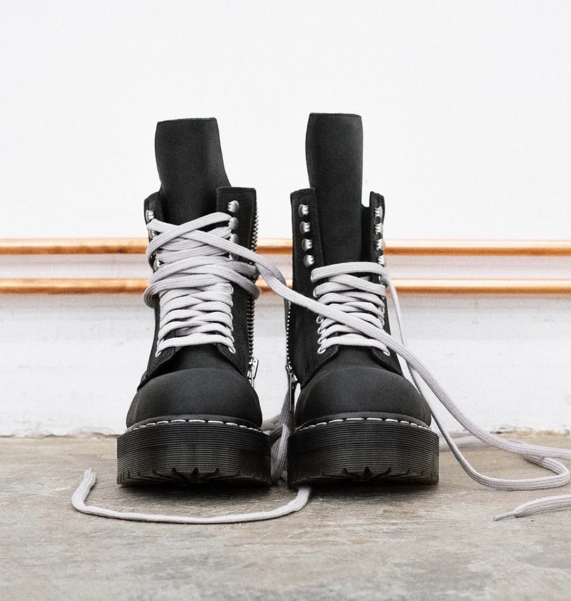 Dr.Martens x Rick Owens 25FW コラボブーツが国内10月16日／10月17日