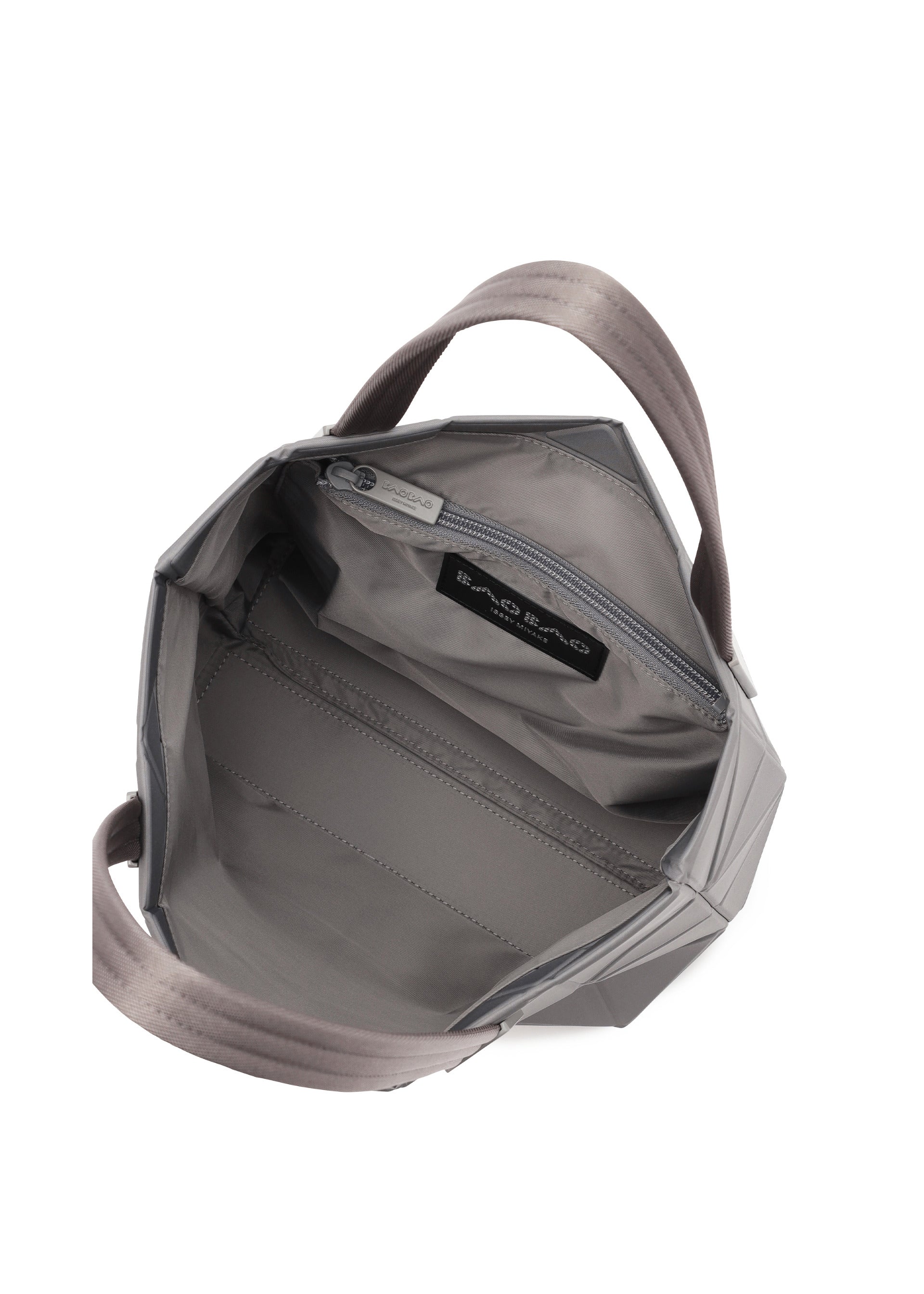 TRACK – ISSEY MIYAKE ONLINE STORE