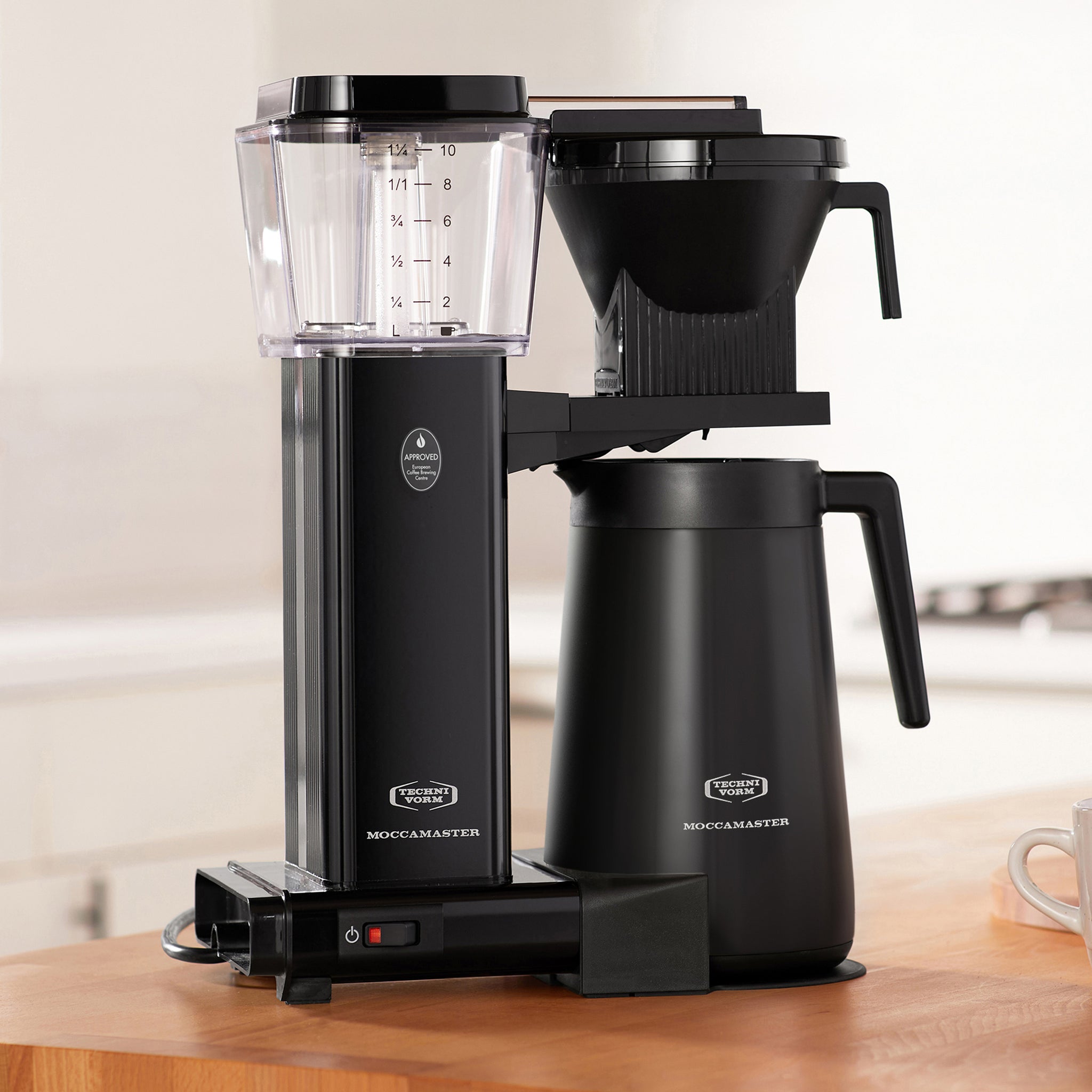 Pour Over Automatic Drip-Stop Coffee Maker: Moccamaster KBGT