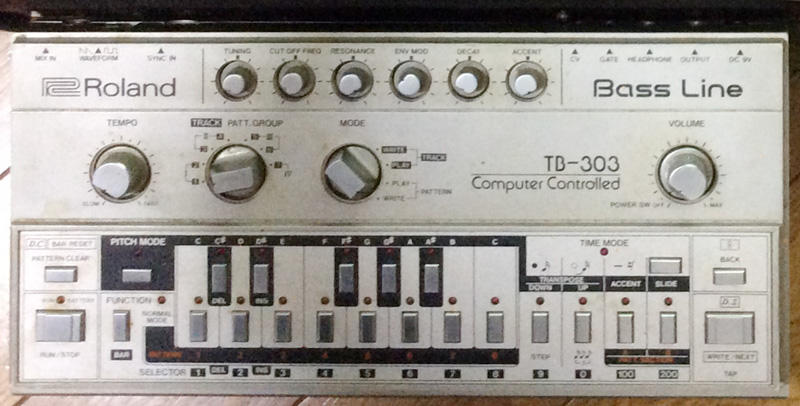 国産x0xb0x（303クローン）『gizm0x x0x-pro』 実機レビュー