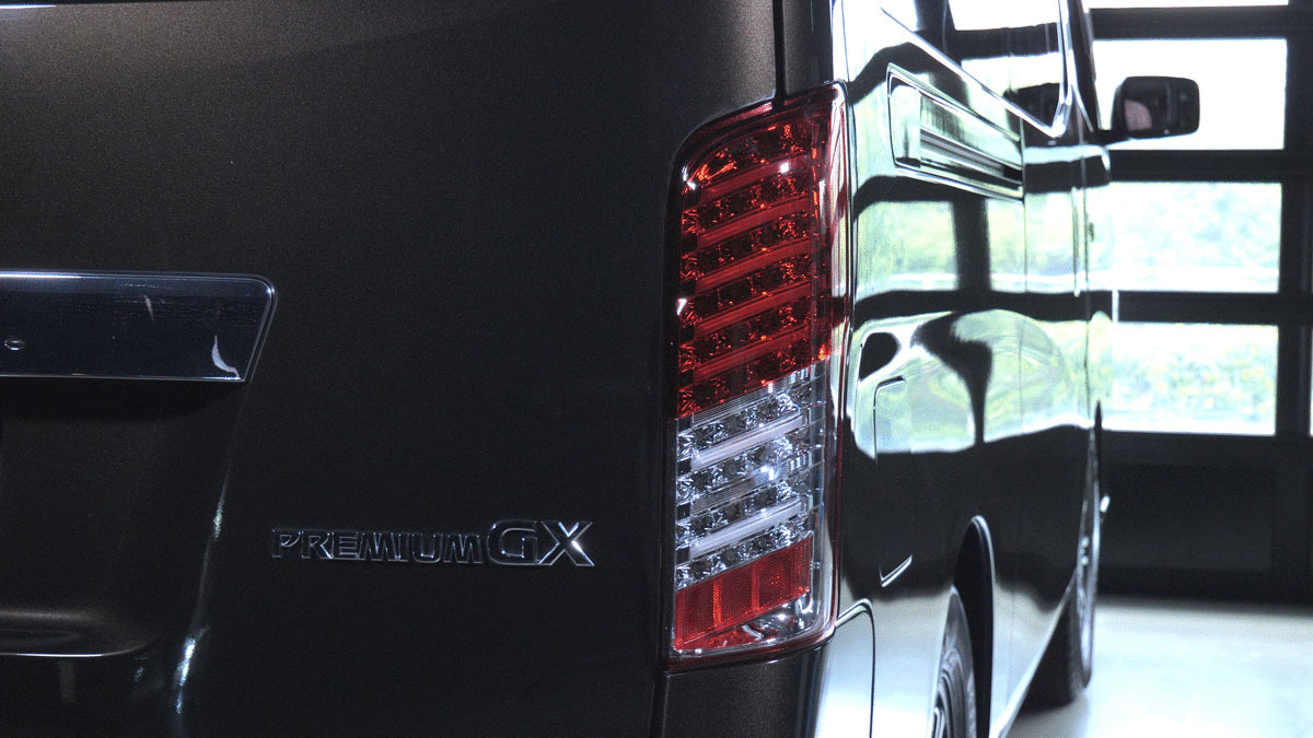 ジュエルLEDテールランプTRAD シーケンシャル キャラバン (NV350