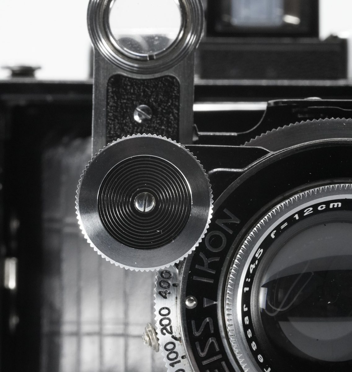 When size does (not) matter: Zeiss Ikon Super Ikonta D - Vintage-photo
